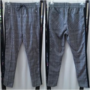 Forever 21 plaid pull-on pants size small